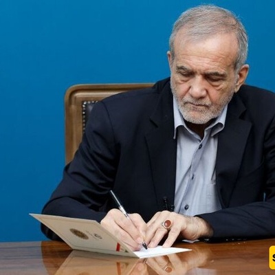 بزشکیان: الأعداء سعوا إلى خلق الفوضى بالهجمات العمیاء والاغتیالات لکن الشعب انتصر فی المیدان