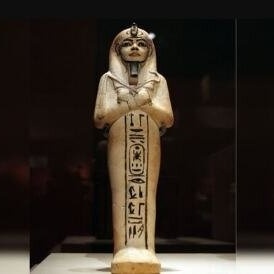 تمثال نحاسی لکاتب مدفون بجانب توت عنخ آمون فی مقبره قدیمه