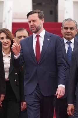 کیف وجدت إیران طریقها لتجاوز الضغط الأمریکی: لماذا وثقت طهران بنائب واحد فقط خلال ذروه التوترات فی زمن الحرب