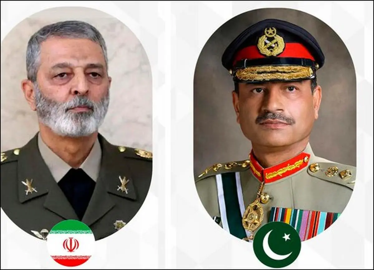 قاده الجیش الإیرانی والباکستانی یناقشون الإغاثه من الفیضانات وأمن الحدود
