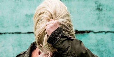 الأسرار الخفیه لسوق الشعر البشری الذی یدر ملیارات الدولارات