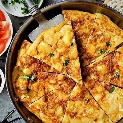 کیفیه تحضیر عجه البطاطس الإسبانیه البسیطه خطوه بخطوه
