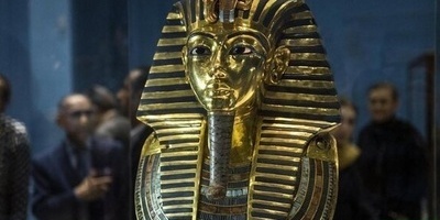 نظره رائعه على المجوهرات والتحف التاریخیه المعروضه فی أکبر متحف بمصر، تکشف عن جمالیات تخطف الأنفاس وتبهر کل من یراها.