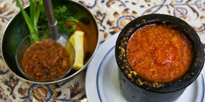 تذوّق التقالید: متع المأکولات فی مشهد