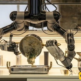 المطبخ الروبوتی یستخدم الذکاء الاصطناعی لتقدیم 120 وجبه فی الساعه – تحول کبیر فی صناعه المطاعم