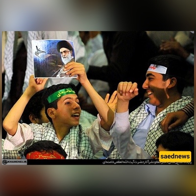 قائد الثوره الإسلامیه فی إیران: انقلوا سلامی إلى أهالی بوشهر.. عطرتم حسینیه الإمام برائحه قلوبکم الولائیه