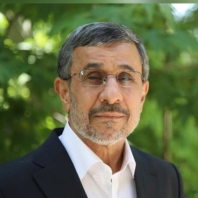 هاشتاغ #نمط_ثمانینی: صوره نادره لمحمود أحمدی نجاد وأصدقائه فی مهجع الجامعه — تأملات نحو الأفق تُثیر الفضول!